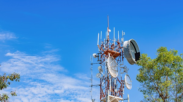 With Charon-AXP, Thuraya tackles its failing hardware and preserves its mission critical applications